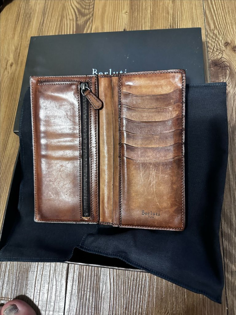 인기 절정 벨루티 장지갑 이미지