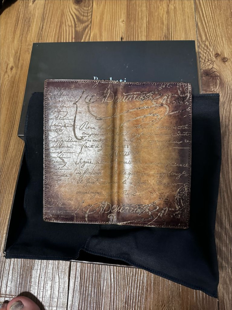 인기 절정 벨루티 장지갑 이미지