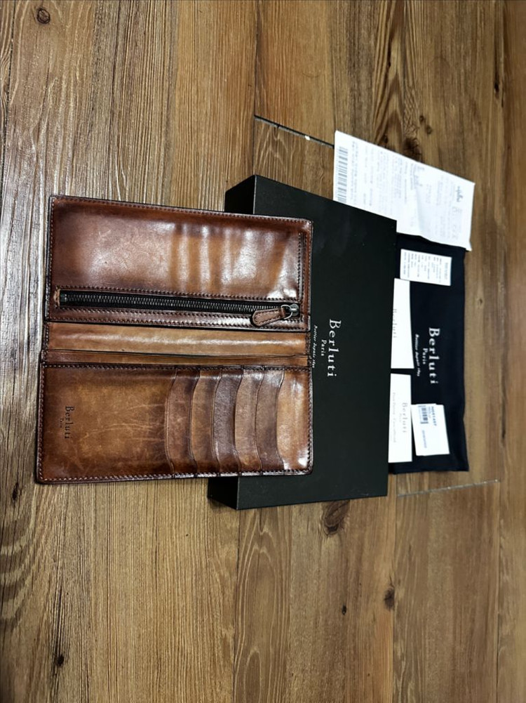 인기 절정 벨루티 장지갑 이미지