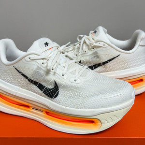 나이키 보메로 프리미엄 세일 코코넛 밀크 270