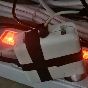 맥북 85w 아답터 이미지