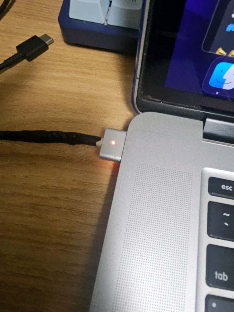 맥북 85w 아답터 이미지