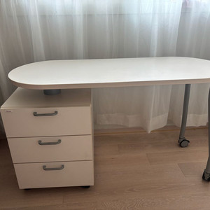 일룸 어린이 책상 이미지