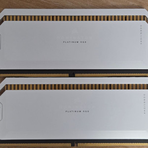커세어 도미네이터 플래티넘 RGB 32GB (2x16GB) DDR5-5600MHz C36 화이트 램