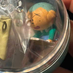 짱구 친구들과 독서를 해요 가챠 훈이 피규어