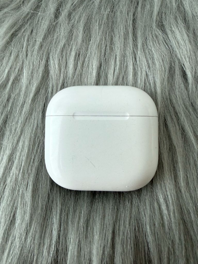 에어팟 4세대 본체--1