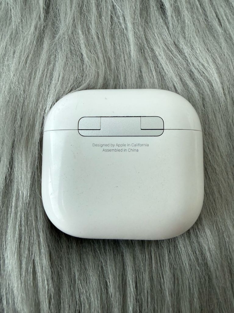 에어팟 4세대 본체--2