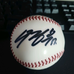 이정후 친필 싸인볼 이미지