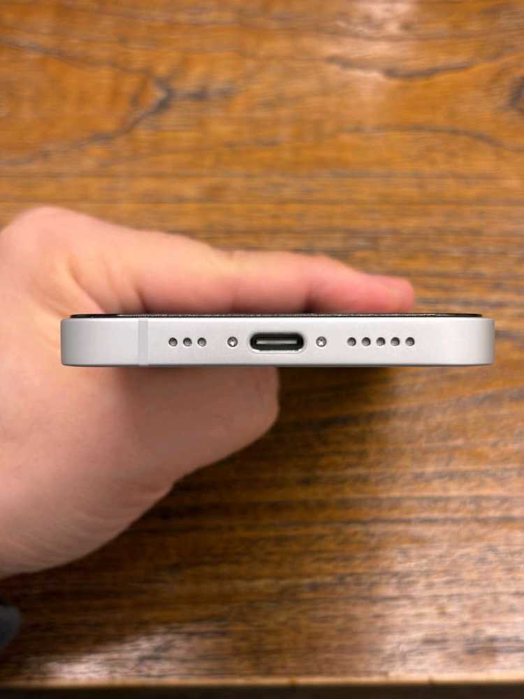 아이폰16e 화이트 256GB 자급제 (2주사용)--4