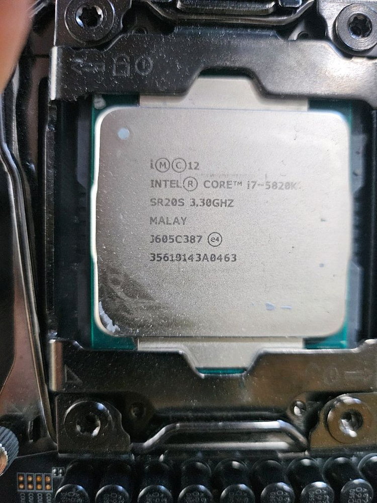 i7 5820k + 기가바이트 x99 반본체 이미지