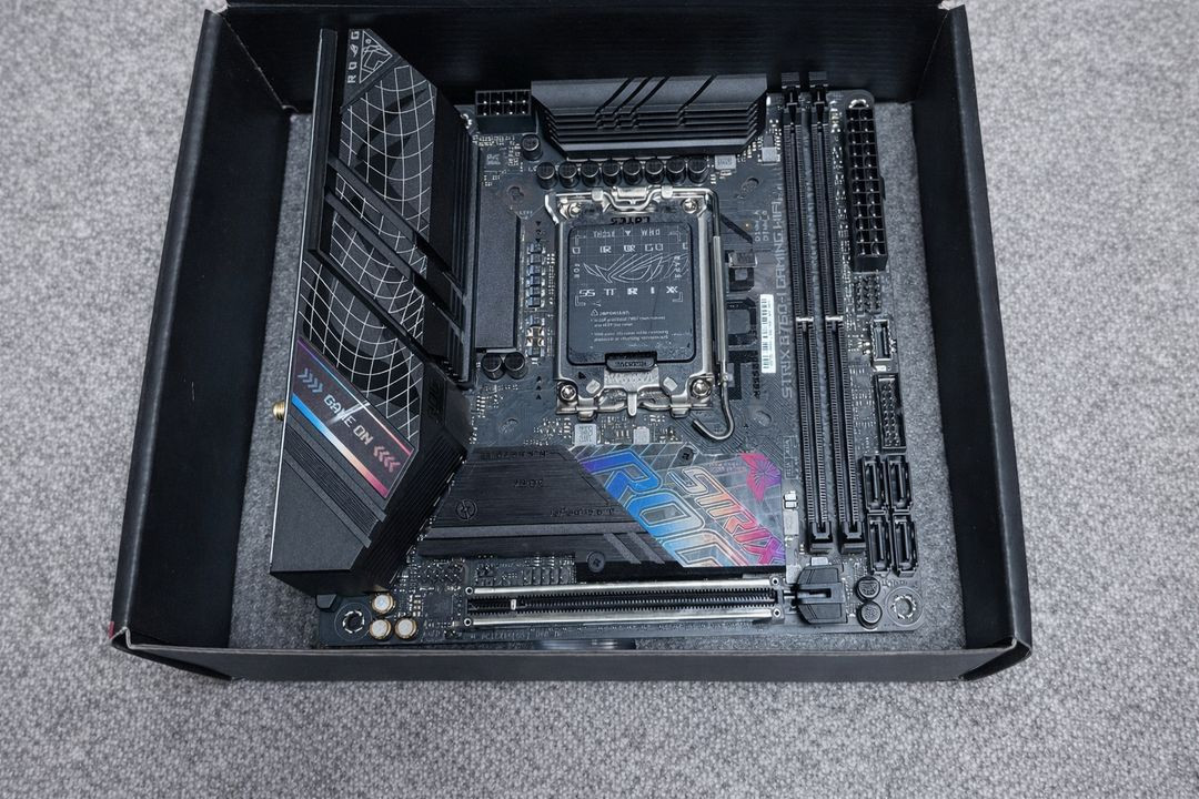 ASUS ROG STRIX B760-I 게이밍 WIFI 메인보드 이미지
