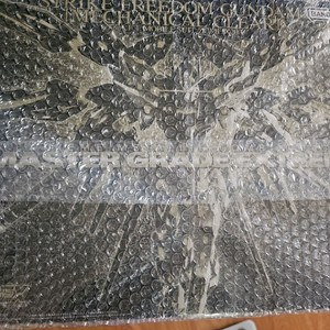 mgex 스트라이크프리덤 메카니컬 클리어 미개봉 팔아요