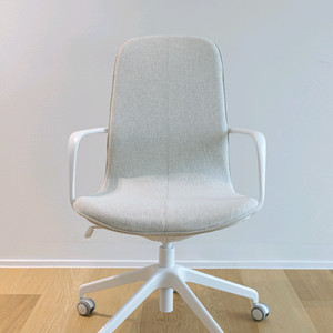 이케아 롱피엘 LANGFJALL 의자 판매합니다. 이미지