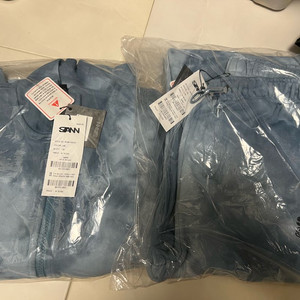 SANN 하이넥 트랙 집업 + SANN 레터링 조거 스웨트 팬츠