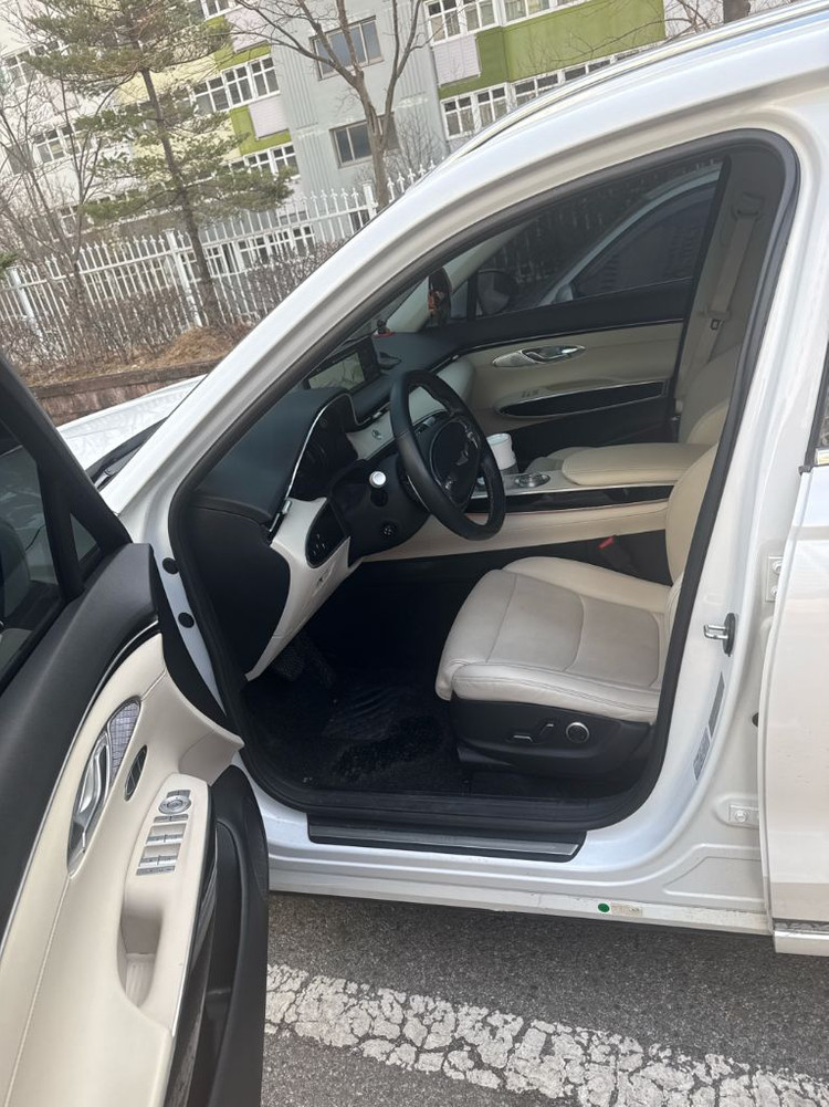 제네시스GV70 2륜 2.5터보 이미지