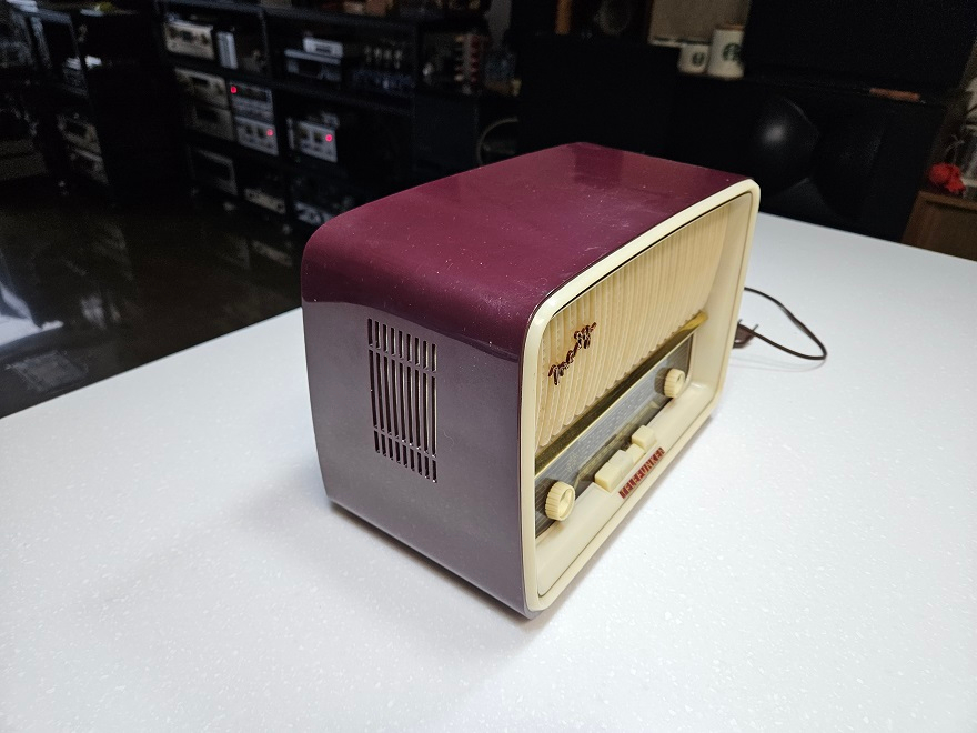 텔레풍켄 Medy R. 266 진공관 라디오 입니다.--2