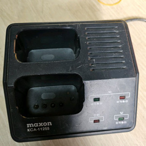 Maxon KCA-1125S 무전기용 배터리 충전기