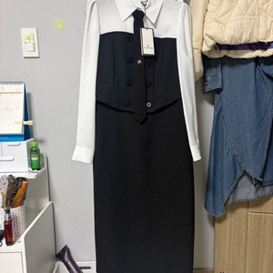 모조에스핀 블랙&화이트 셔츠 원피스55