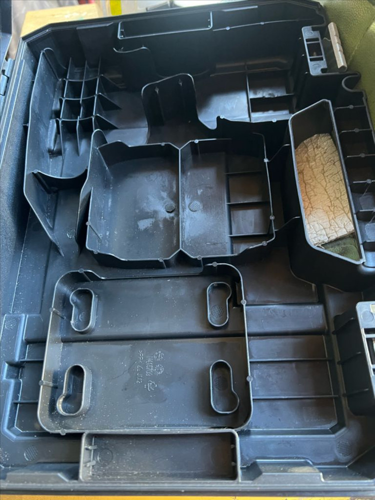 디월트 공구 케이스 이미지