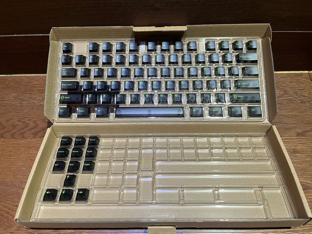 아이페이,Cmk, kbdiy, 스웨그키 블랙 투명 키캡 팝니다 이미지