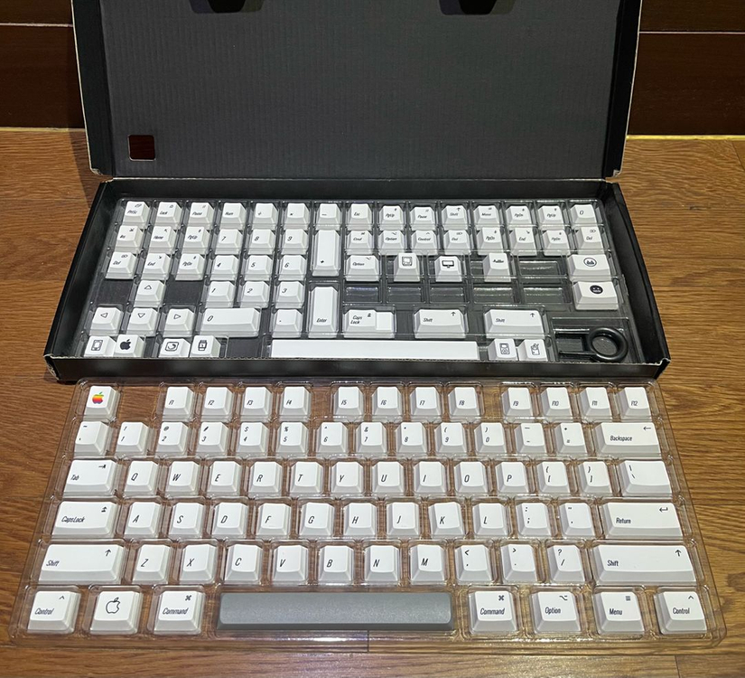 아이페이,Cmk, kbdiy, 스웨그키 블랙 투명 키캡 팝니다 이미지