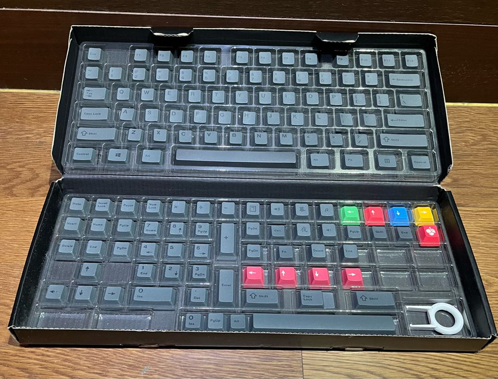 아이페이,Cmk, kbdiy, 스웨그키 블랙 투명 키캡 팝니다 이미지