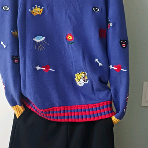 구. 찌캐릭터 니트 스웨터