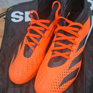 아디다스 프레데터 풋살화 265