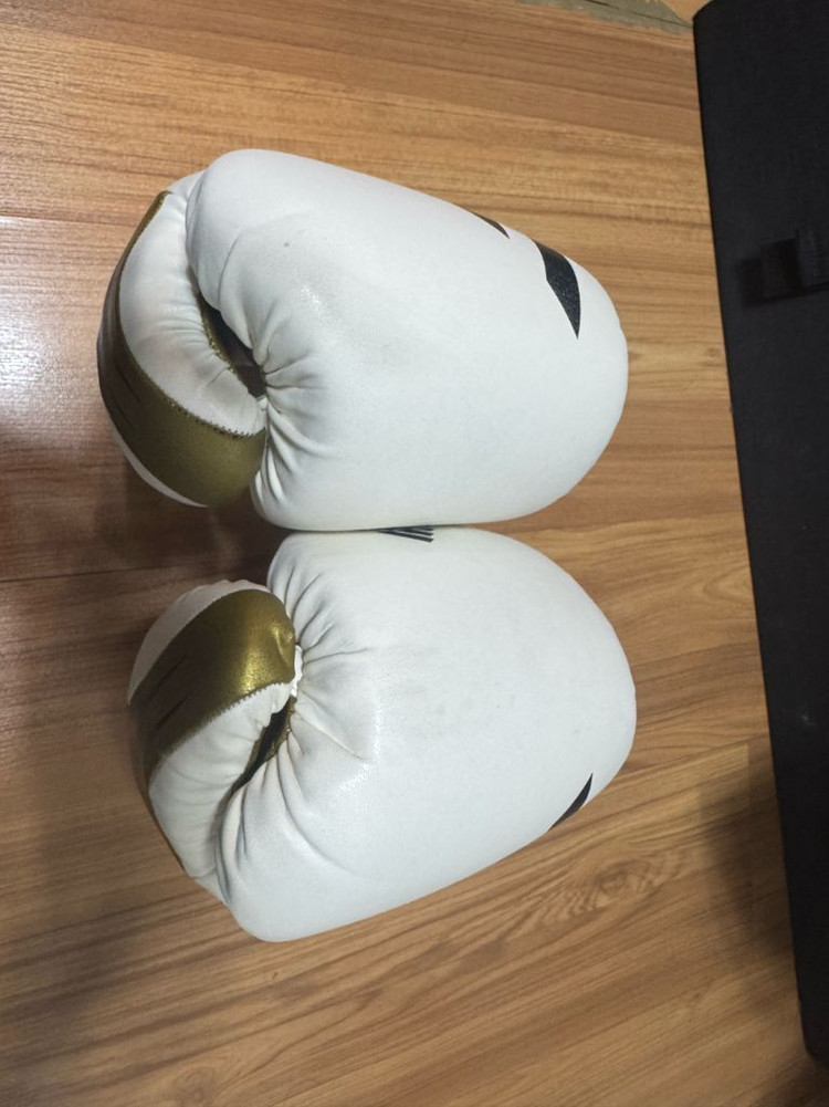 아디다스 틸트 350 벨크로 복싱 글러브 12oz 이미지