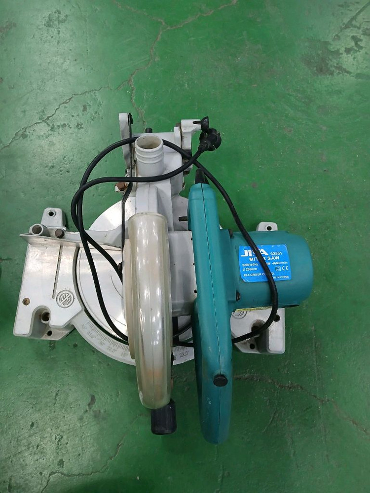 슬라이딩 각도절단기 이미지