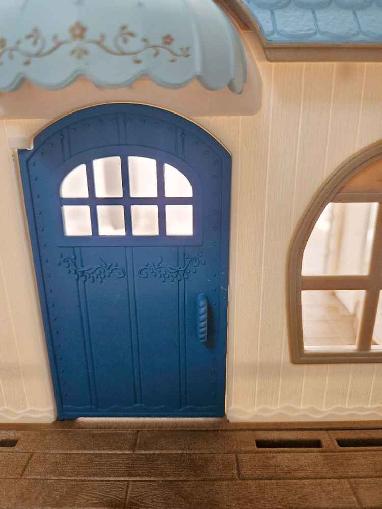 실바니안 파란 지붕 풍차 하우스 부동산 건물 집 이미지