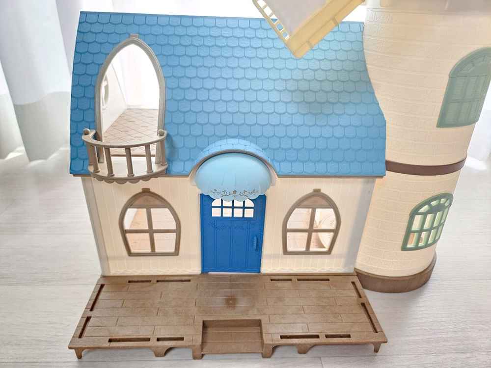 실바니안 파란 지붕 풍차 하우스 부동산 건물 집 이미지