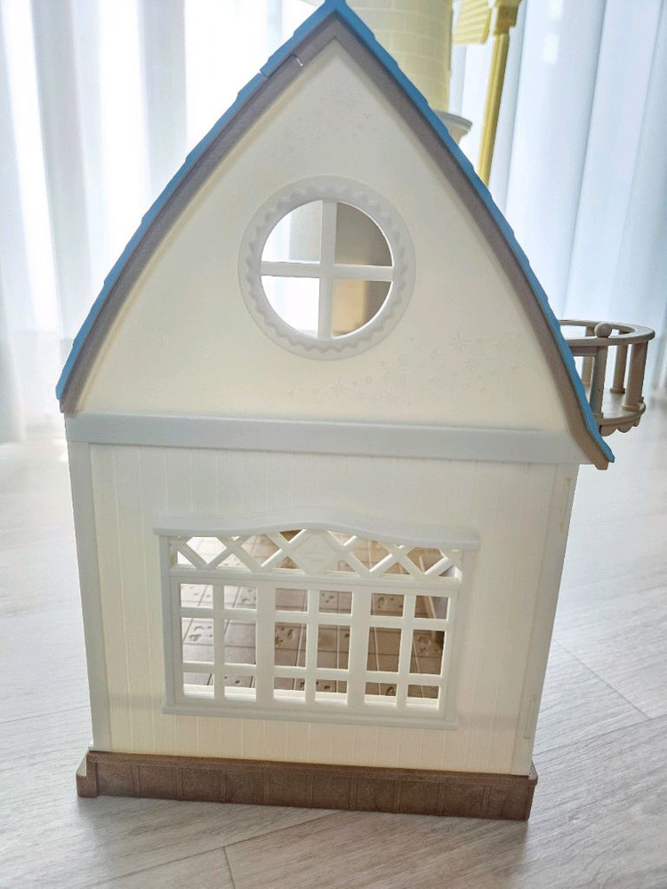 실바니안 파란 지붕 풍차 하우스 부동산 건물 집 이미지