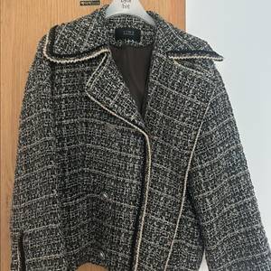 트위드 자켓