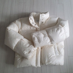 Ben Sherman 아이보리 패딩 85