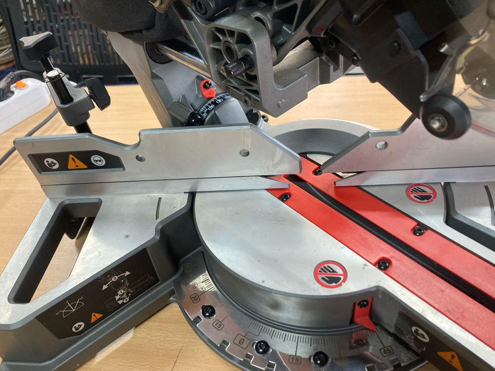 밀워키 M18 FMS190 슬라이딩 각도 절단기 세트 이미지