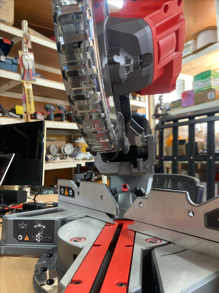 밀워키 M18 FMS190 슬라이딩 각도 절단기 세트 이미지