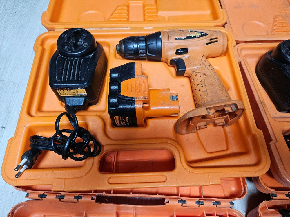 아임삭 14.4볼트 충전 스크류 드라이버 드릴 세트당--4