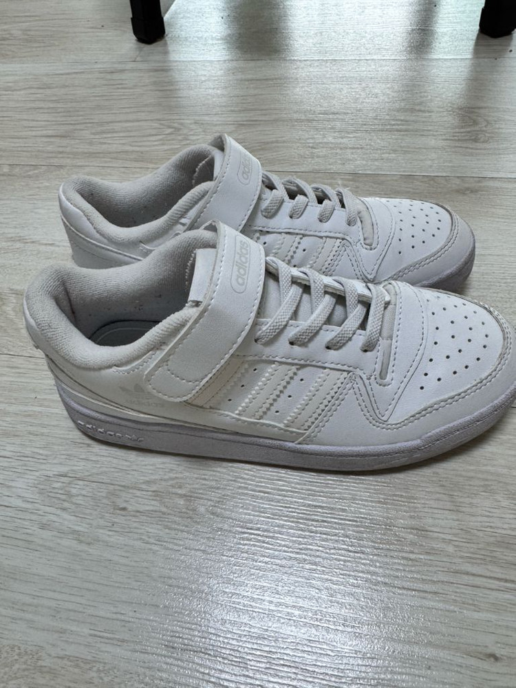 아디다스 키즈 운동화 210 이미지