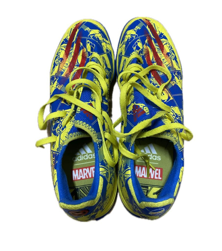 아디다스 x 마블 콜라보 풋살화 판매합니다--1