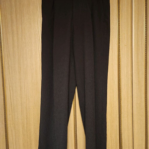 무신사스탠다드 크링클 원 턱 와이드 밴딩 팬츠 다크그레이 색상