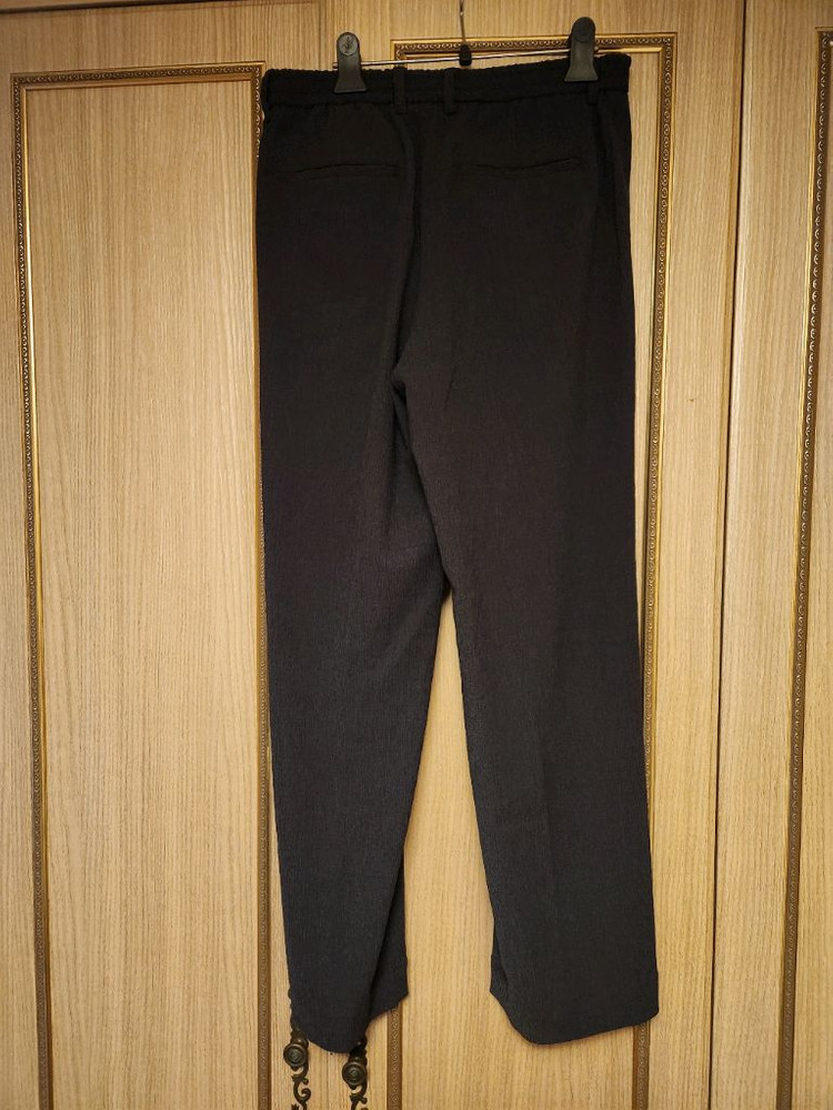 무신사스탠다드 크링클 원 턱 와이드 밴딩 팬츠 다크그레이 색상--1