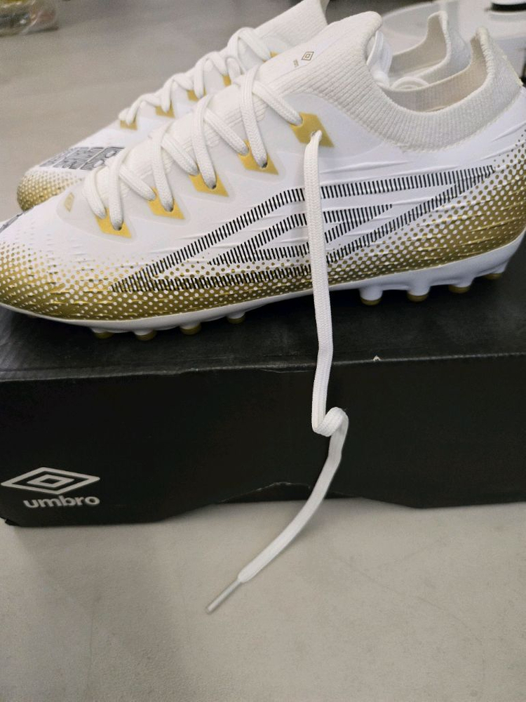 엄브로 축구화 새상품 240 이미지