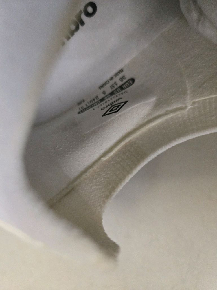 엄브로 축구화 새상품 240 이미지