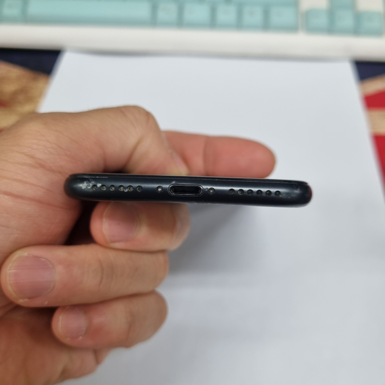 아이폰 7 128GB 매트블랙 중고폰 배터리88% 인스타 감성레트로 사진폰 카메라폰 206502--4