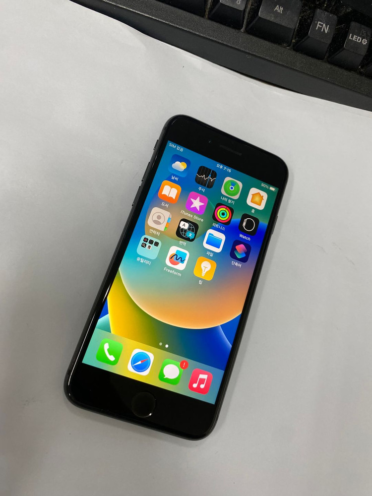 아이폰8 스그 A급 256GB 배터리100% 인스타 빈티지 사진폰 레트로감성 카메라폰 209339--2