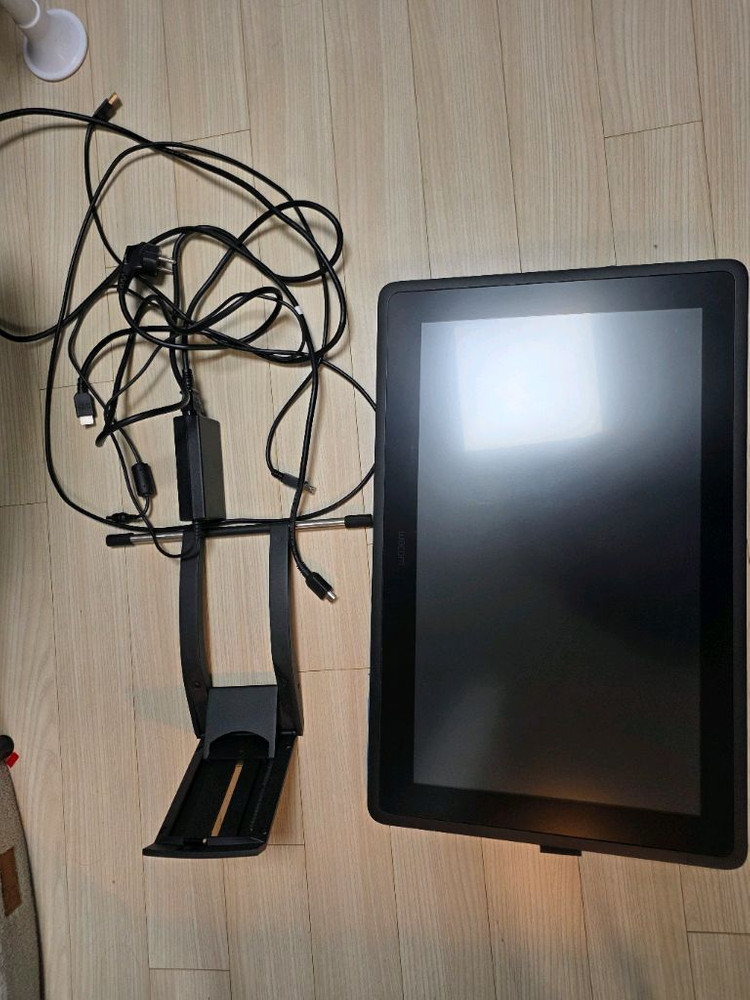 와콤 신티크22 dtk 2260--1