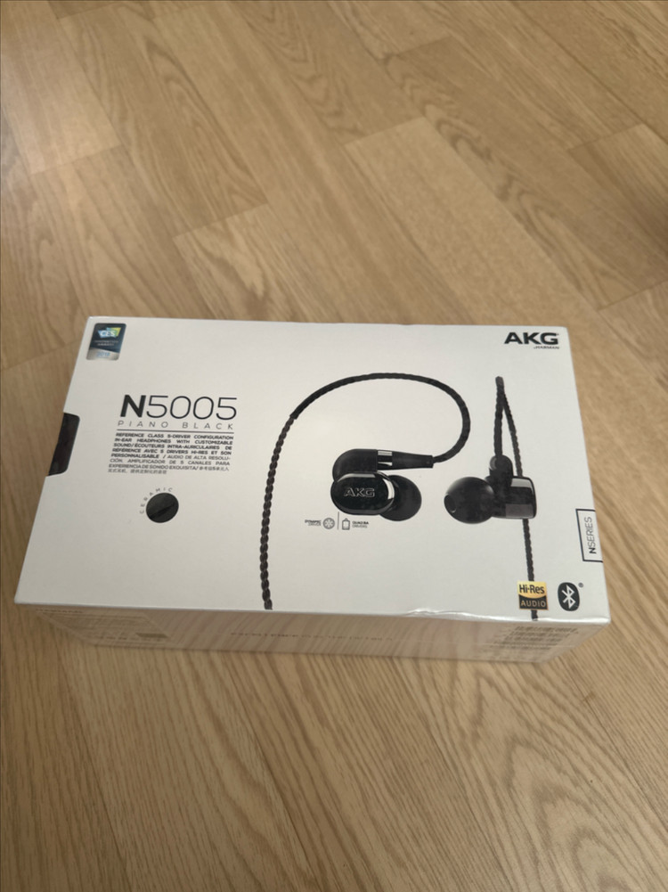 미개봉) AKG N5005 피아노 블랙 이어폰--1