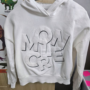 몽클레어키즈 후드티 판매합니다 8y 이미지