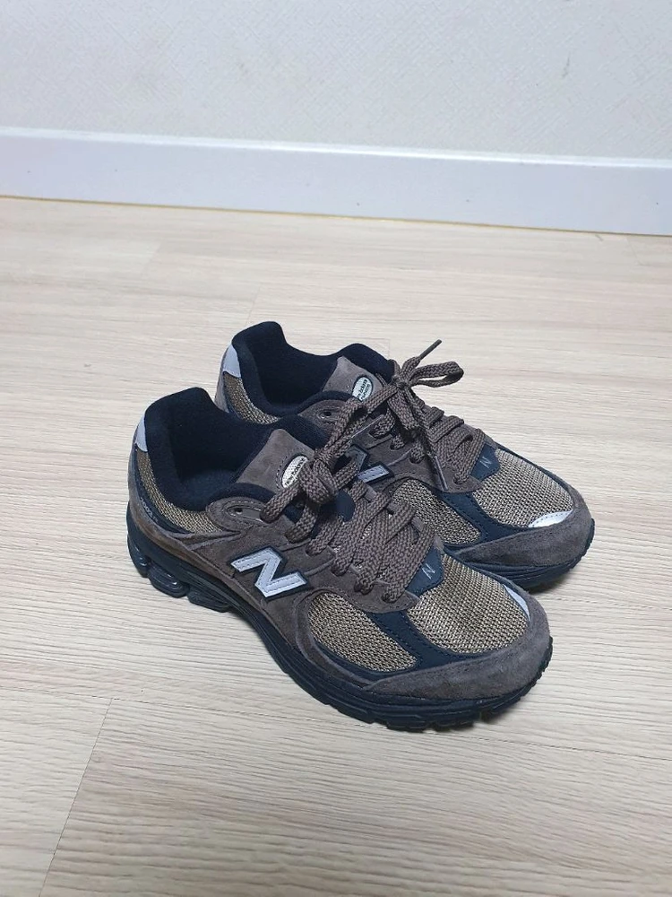 뉴발란스 2002R 브라운 운동화 230 이미지